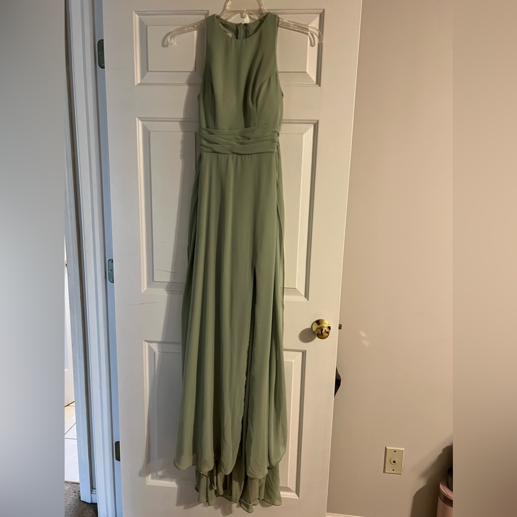Beautiful Sage Green Bridesmaid Dress. It Has Pockets! And It Is So Comfortable.